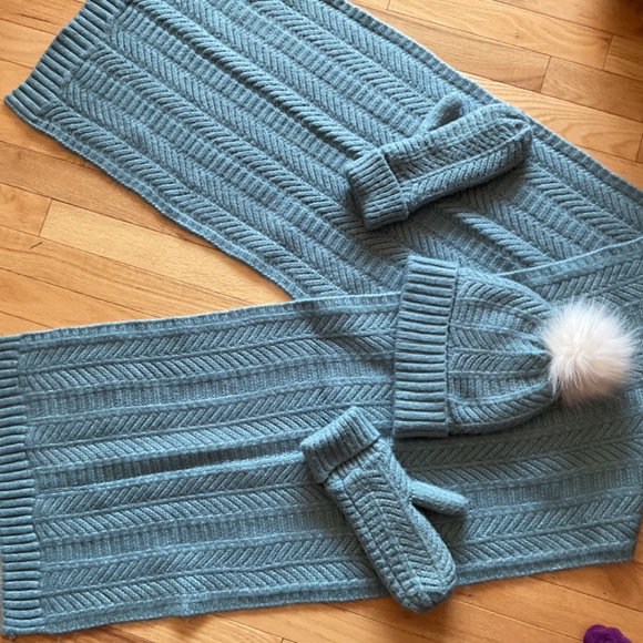 Love & Lore Scarf, Mittens, Toque/Beanie - Blue winter accessories - Picture 13 of 16